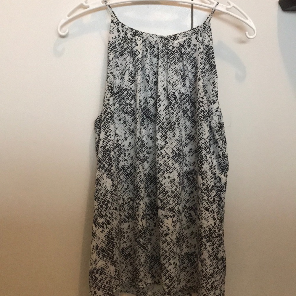 Spaghetti-strap lack/white/grey flared too w peekaboo button back